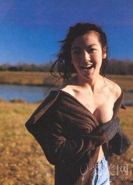 在线观看林熙蕾写真,光影交织下的美丽瞬间  第2张 在线观看林熙蕾写真,光影交织下的美丽瞬间  第2张